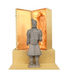 Fotsoldat - soldat kinesiska Xian terrakotta statyett kokta
