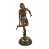 Meztelen nő bronzban