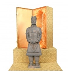 Generaal - Beeldje van een Chinese Xian soldaat in terracotta
