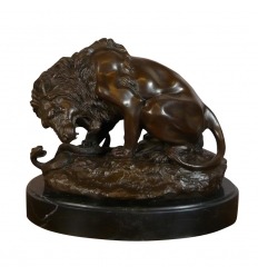 Lion with snake - Bronze statue