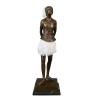 La Piccola Danzatrice - Statua in bronzo di Degas su un piedistallo in marmo - 