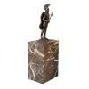 Bronzen Beeld van een hoofdman over honderd, een beeld van een Romeinse soldaat - 