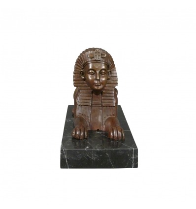 Pronssinen patsas Sphinx - 