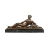 Bronze-Statue af en nøgen kvinde liggende - 