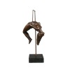 Socha z bronzu nahé ženy pozastavena - sochařství