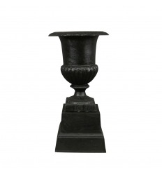 Vaso de ferro fundido em um pedestal - H: 46,5 cm