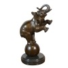 Statue en bronze - L'éléphant sur la balle - Bronze véritable