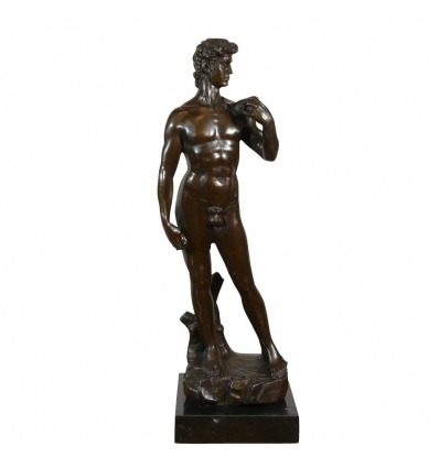 Le "David" - Statue de la mythologie en bronze d'après Michel-Ange - 