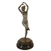 Art Deco Bronzestatue eines Tänzers - Skulpturen von Frauen - 