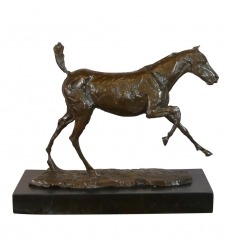 Pronssinen patsas Degas hevonen