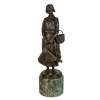 Памятник в бронзе - женщина в корзину - скульптуры арт деко - 