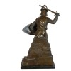 Egy középkori harcos bronz szobrok