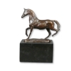 Spiżowa statua konia