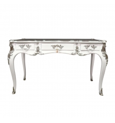 Białe barokowe biurko