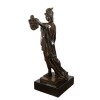 Sculpture en bronze de Persée tenant la tête de Méduse