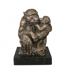Statue en Bronze : Mère Singe et Son Petit