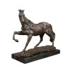 Konia z brązu - Posągi i rzeźby na koniach - 