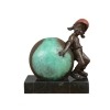 Sculpture en bronze - L'enfant et la balle de baseball