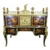 Репродукция стола короля Людовика XV в Версале
