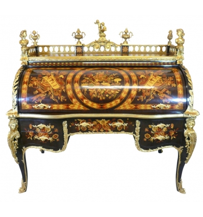 XV. Lajos király íróasztalának reprodukciója Versailles-ban
