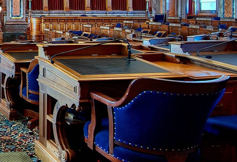 Acheter un bureau Art Déco estampillé à un antiquaire