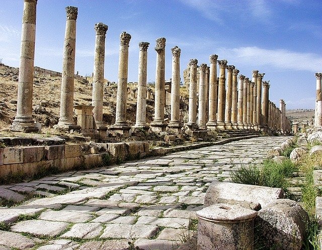 Les colonnes en pierre de l'antiquité